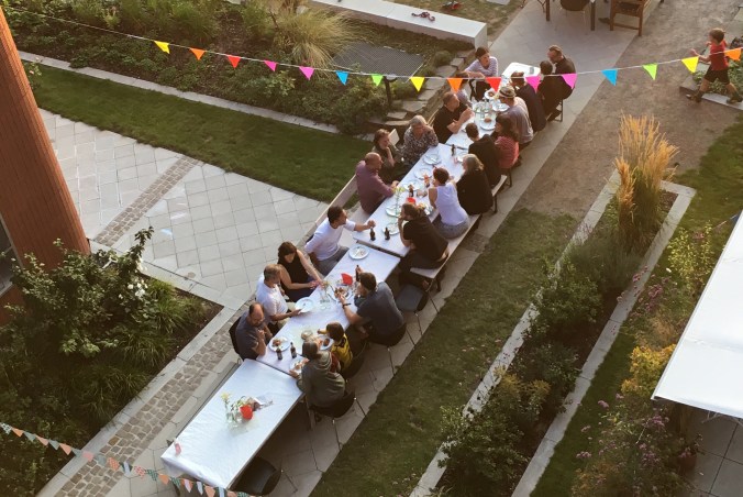 Szene von der E+ und Familien@Clouth Party