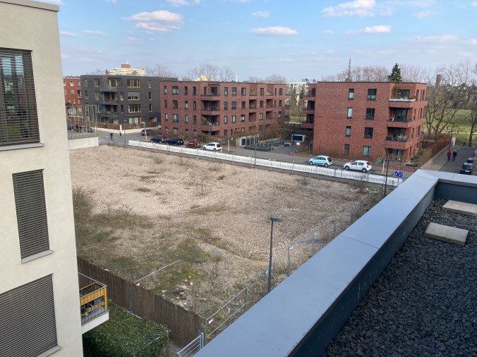Das letzte Baufeld auf dem Clouth Gelände im März 2022